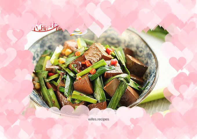 Stir-fried duck blood with leeks