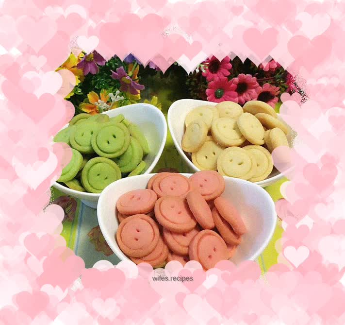 Homemade casual button cookies