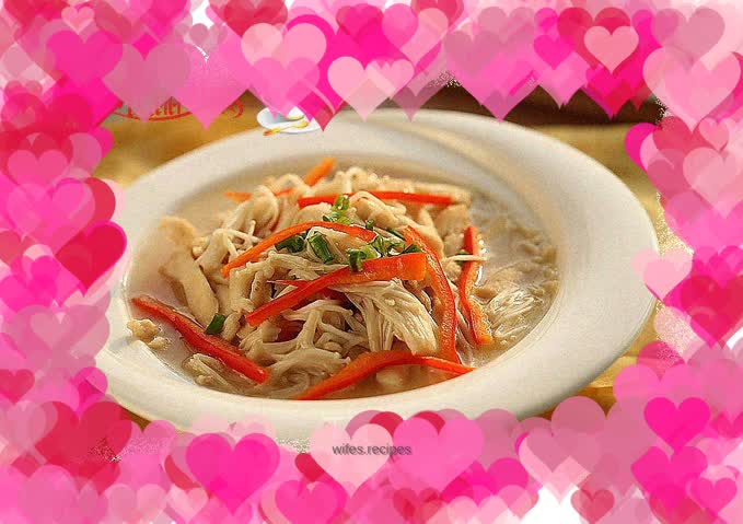 Stir-fried shredded chicken with enoki mushrooms