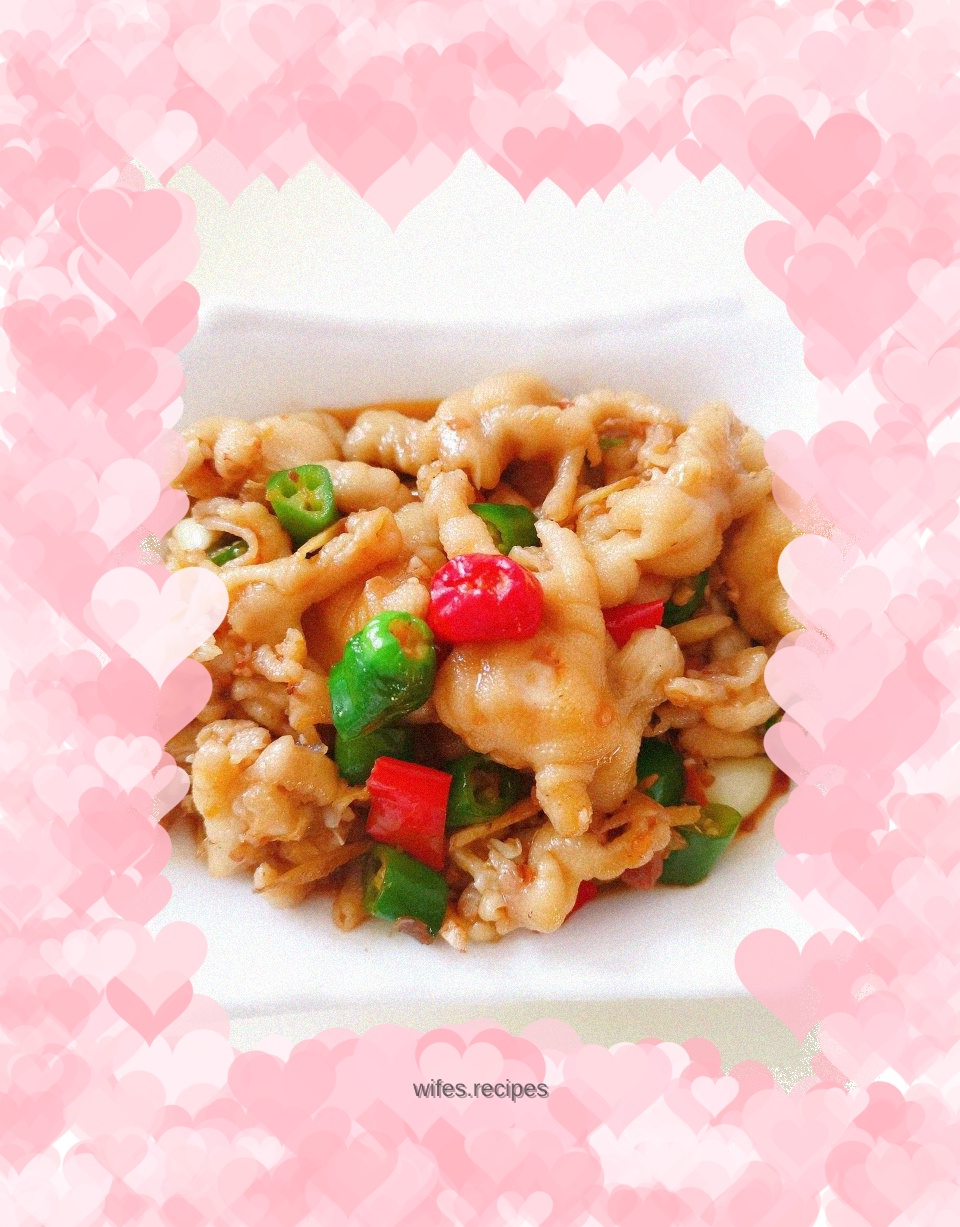 Stir-fried boneless chicken feet