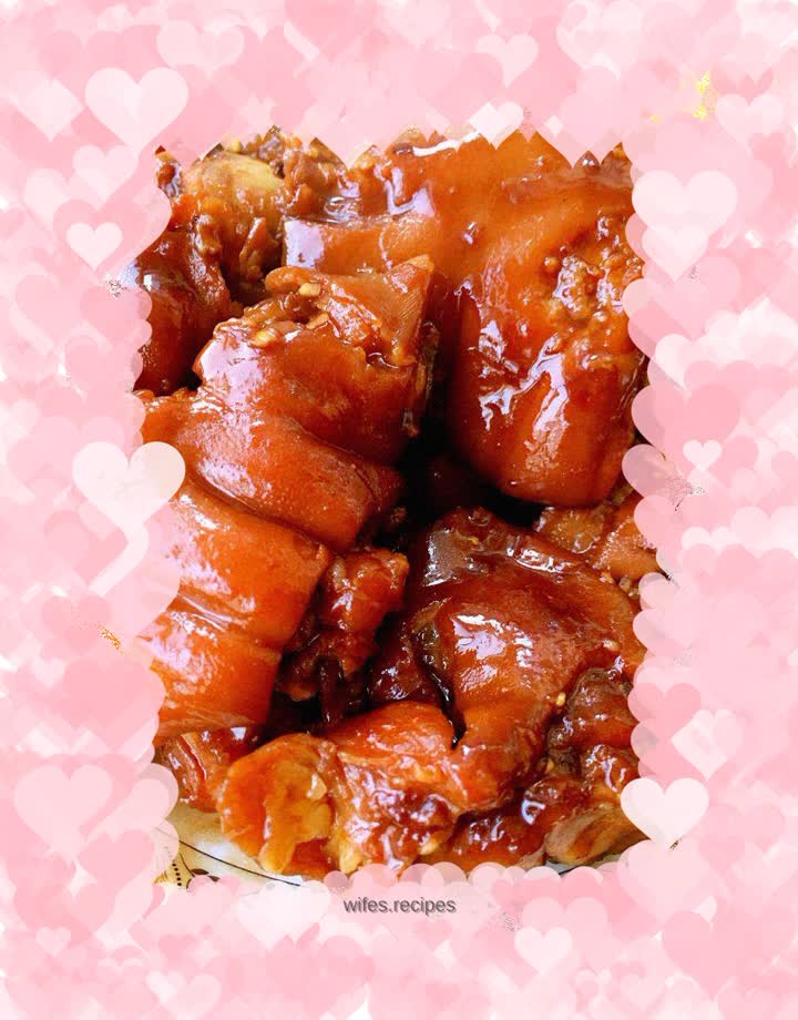 Braised pork trotters