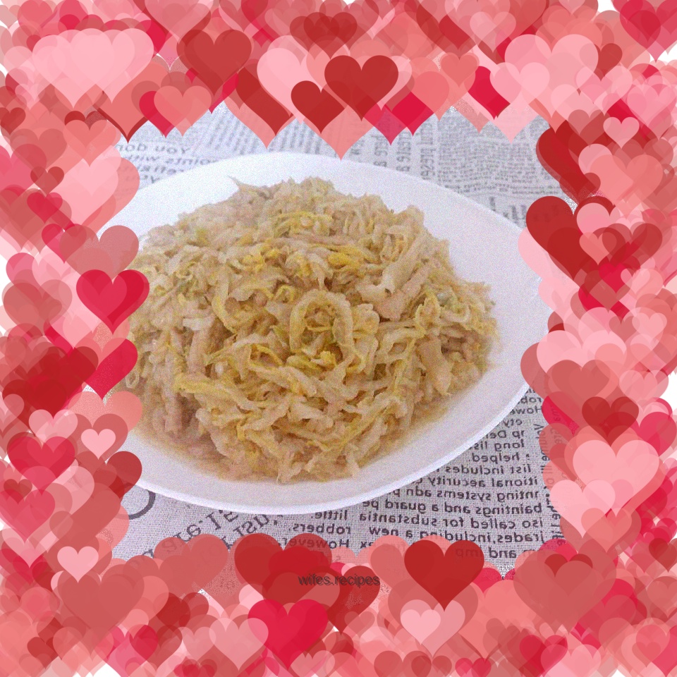 Stir-fried shredded pork with sauerkraut