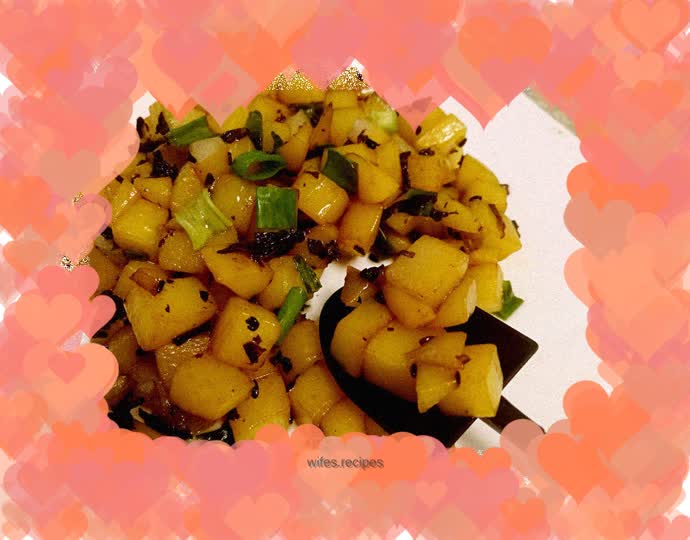 Stir-fried Potatoes with Dried Prunes