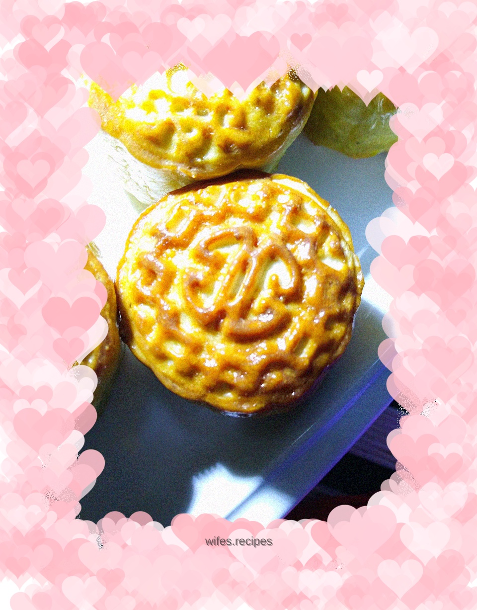 How to make mooncakes with crispy skin and cookie texture