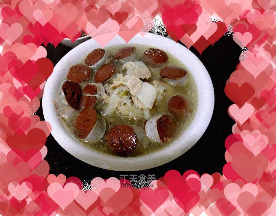White meat and blood sausage stewed with sauerkraut