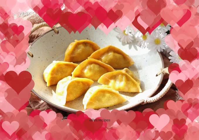 Pumpkin and seaweed steamed dumplings. Have you eaten dumplings at the beginning of winter today?