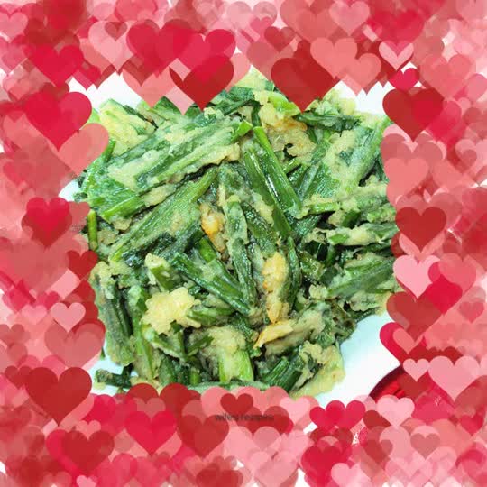 Chopped five-spice chives that can be used as a staple food