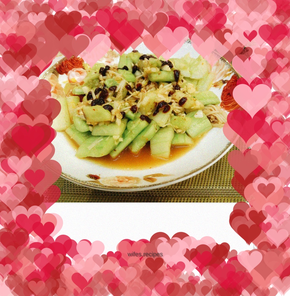 Cucumber mixed with enoki mushrooms