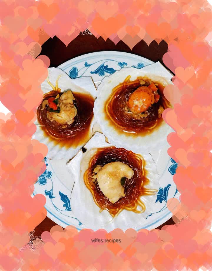 Steamed scallops with vermicelli