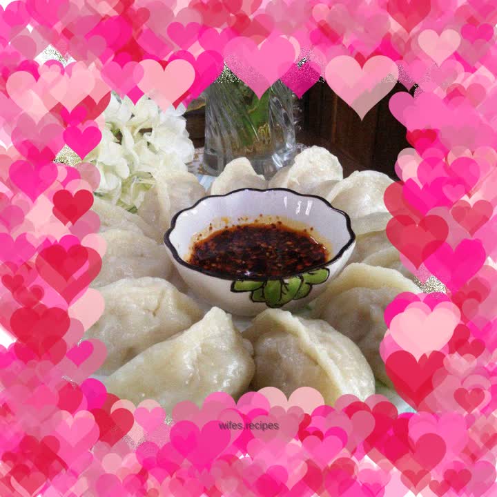 Steamed dumplings stuffed with pork and sauerkraut