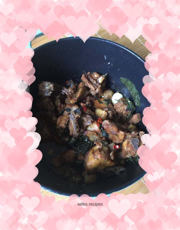 Braised Chicken in an Enamel Pot