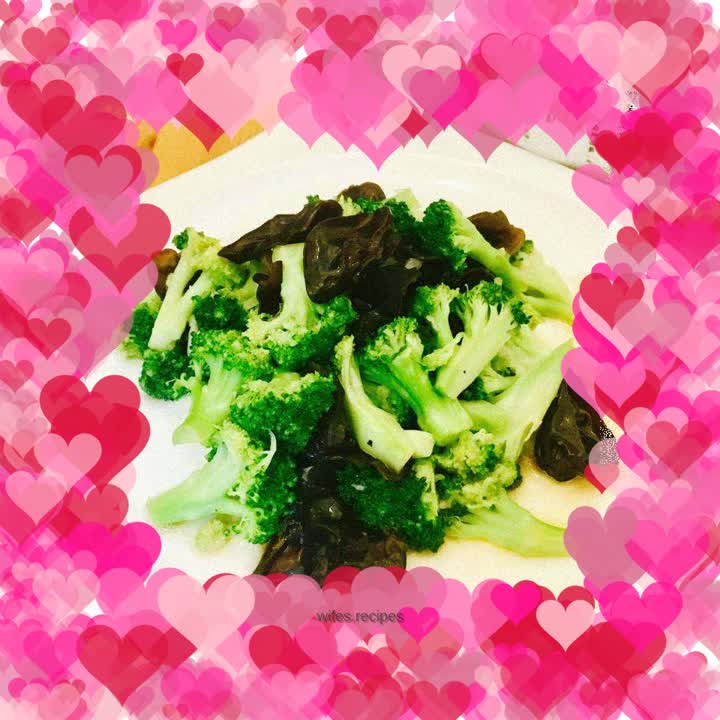 Vegetarian stir-fried broccoli