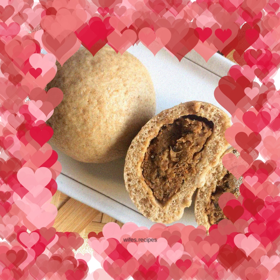 Whole wheat eyebrow bean paste bun