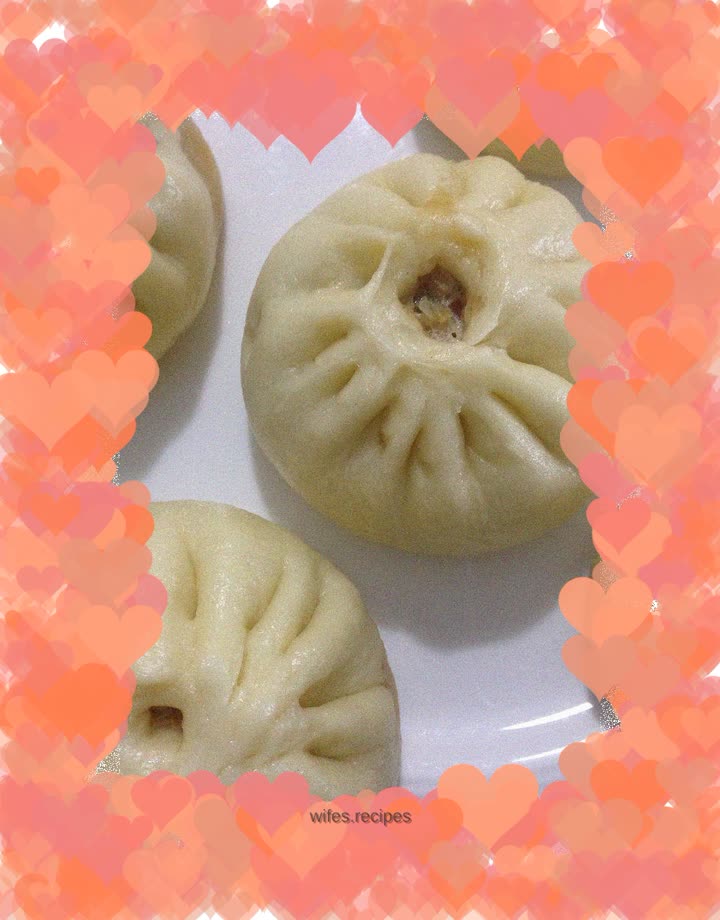 Carrot, cabbage and fresh meat buns