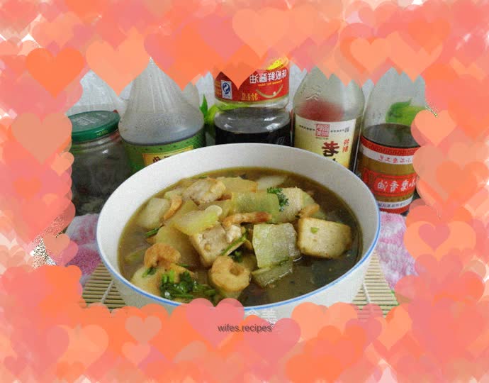 Sea rice, tofu and winter melon soup