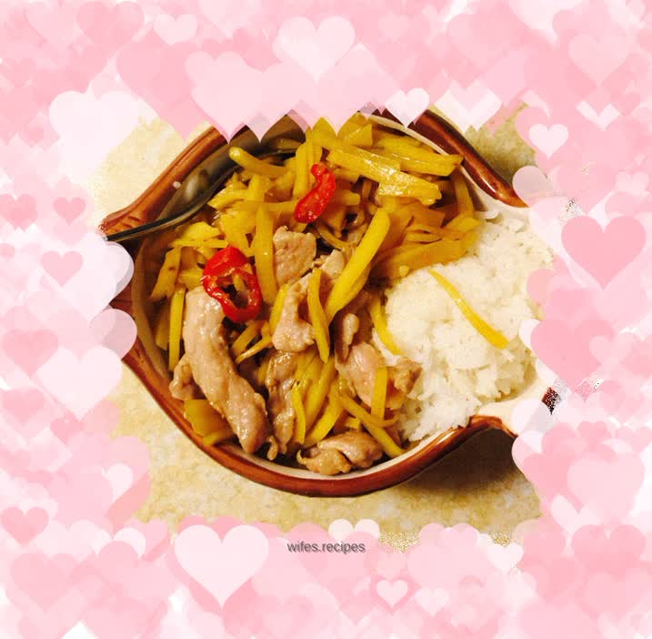 Spicy and sour pork and potato shreds