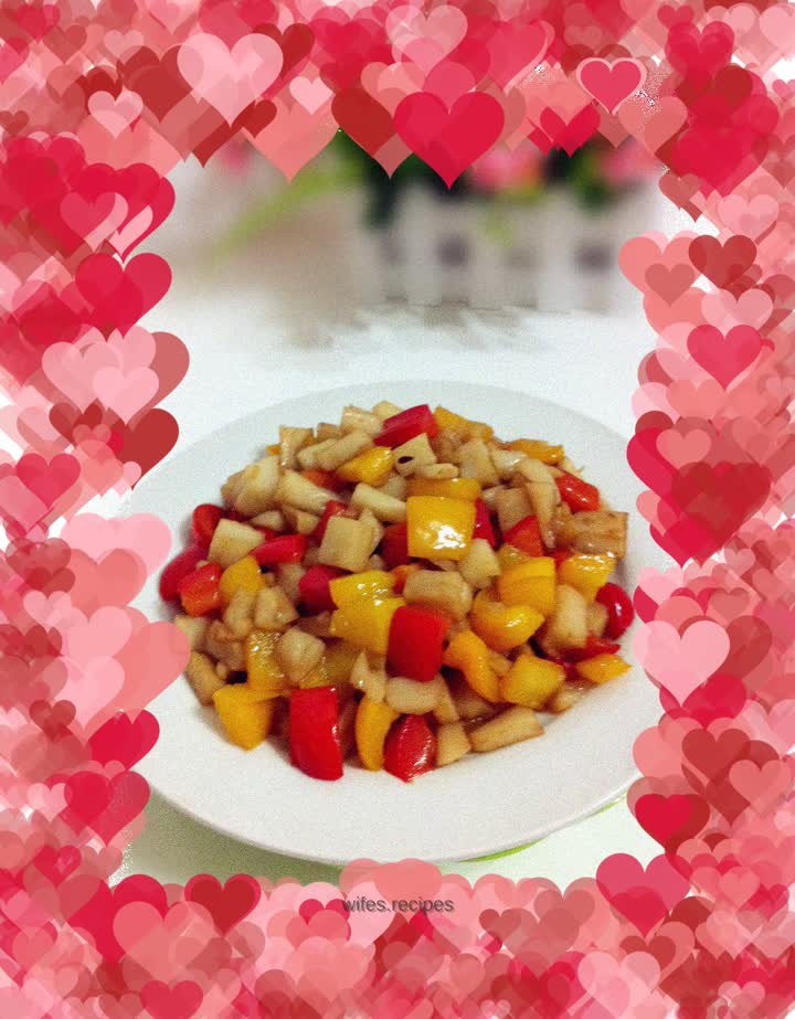 Stir-fried diced lotus root with two peppers