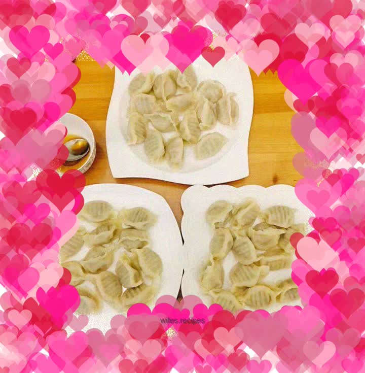 White radish and three fresh dumplings