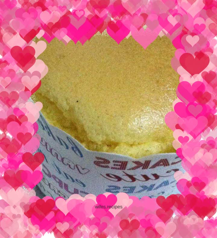 Egg-flavored sponge cup cake