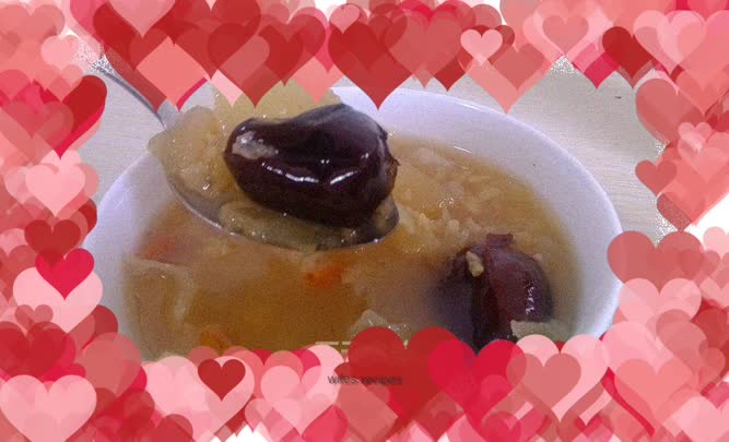 A must-eat for the dry weather in early autumn - Wolfberry, Tremella and Snow Pear Porridge (add some glutinous rice to make it thicker!)