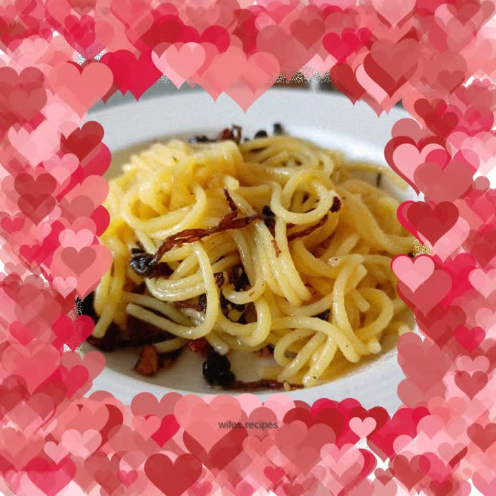 Shredded Pork Chicken, Fructus Mushrooms, Fragrant Rice Noodles Mixed with Corn Noodles