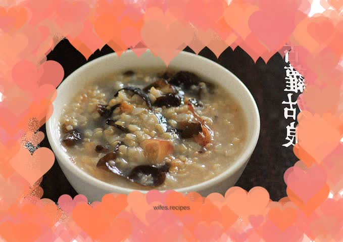 Seafood black fungus and brown rice porridge
