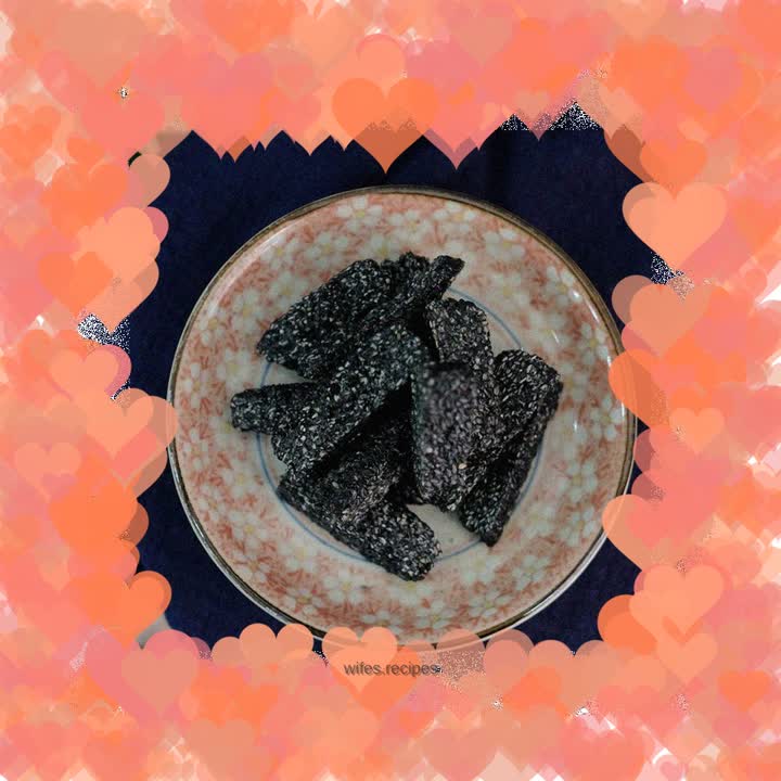 Black sesame candy