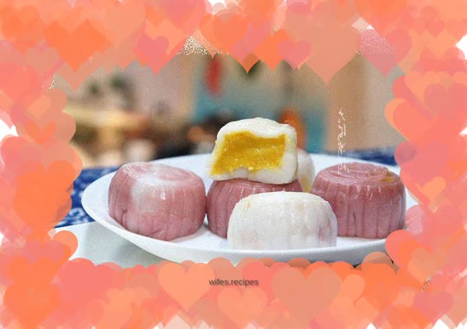 Mango stuffed snowskin mooncake