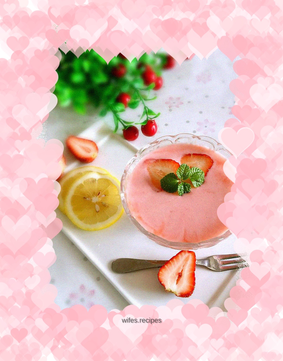 Strawberry yogurt smoothie