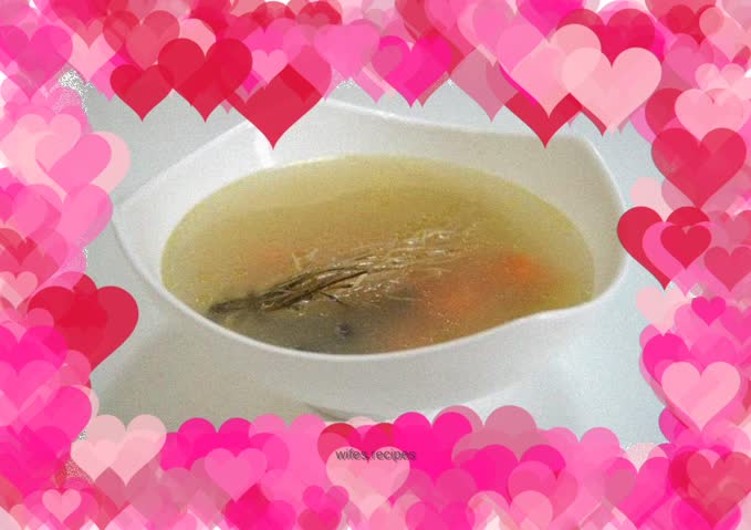 Hand shredded black chicken soup