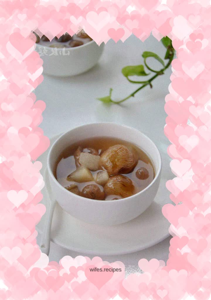 Stewed raw pears with candied dates and longan