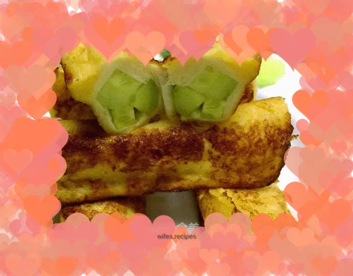 Smart food/delicious breakfast toast and cucumber rolls