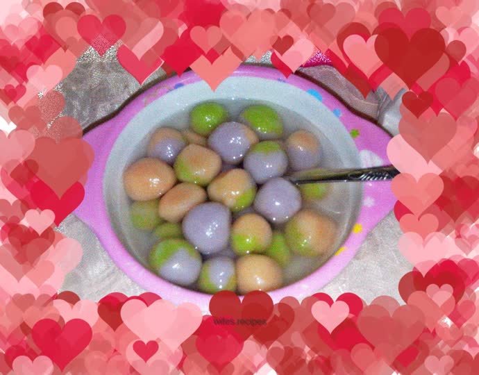 Colorful glutinous rice balls