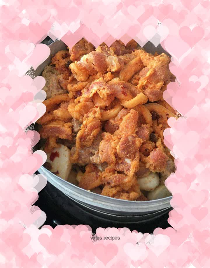 Sichuan version of steamed pork with vermicelli