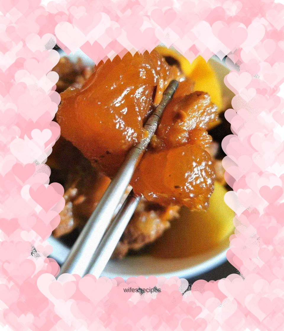 Braised beef tendon with radish