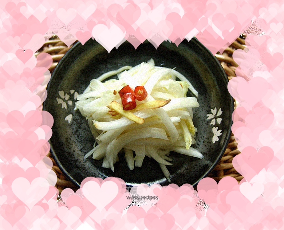 Refreshing hot and sour cabbage