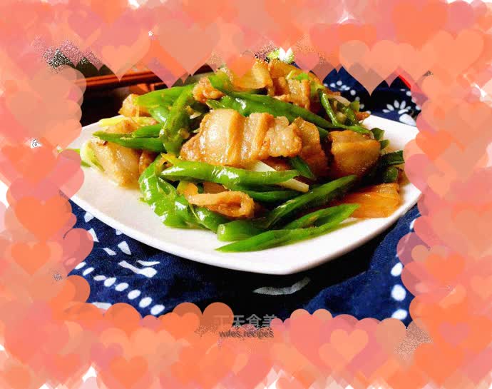 Fried pork with hot pepper