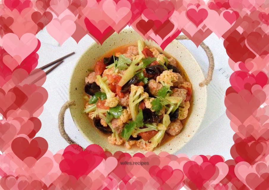 Three fresh cauliflower