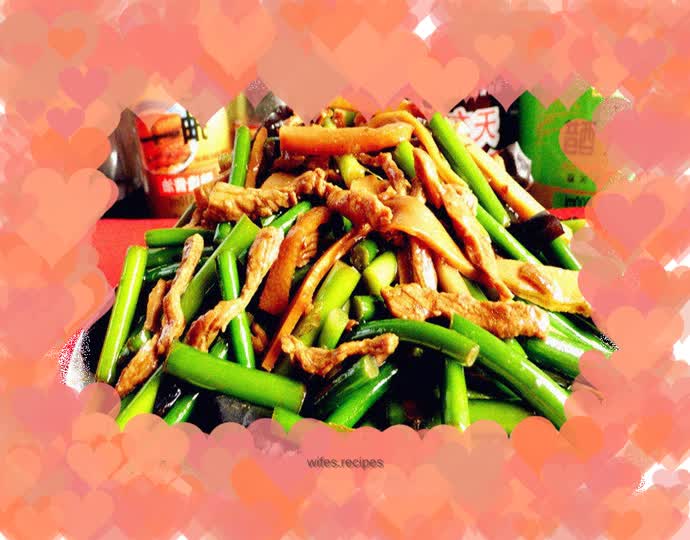 Stir-fried shredded pork with garlic and bamboo shoots