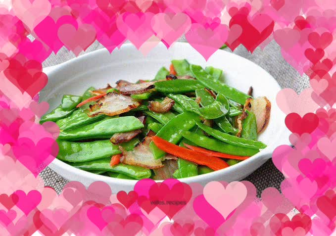 Stir-fried bacon with snow peas