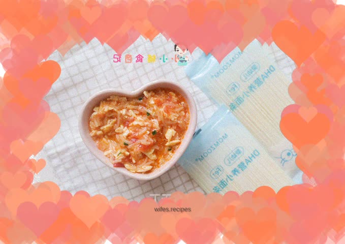 Tomato and egg noodles as complementary food for 8 months and above
