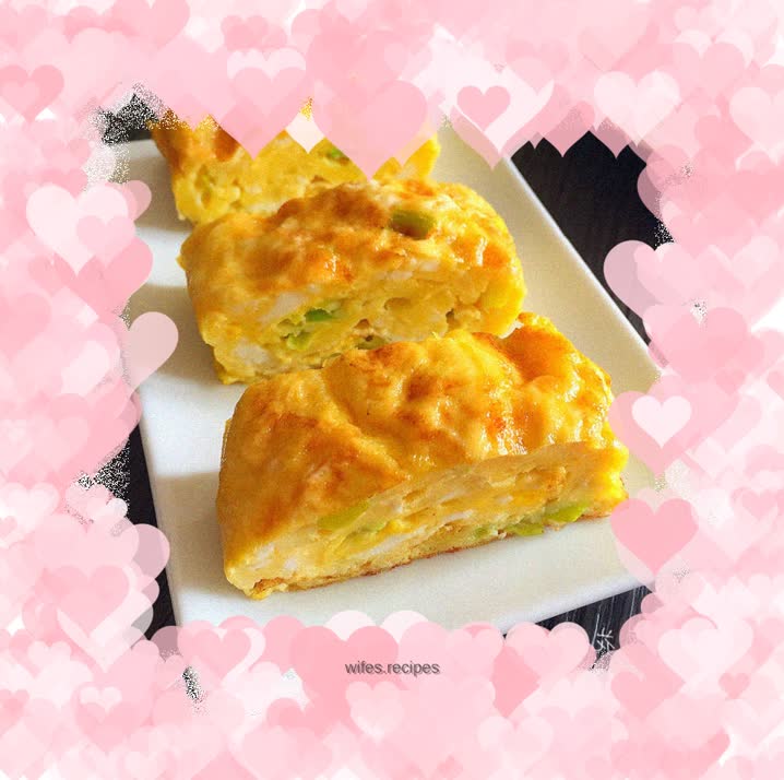 Baked eggs with chopped green onion