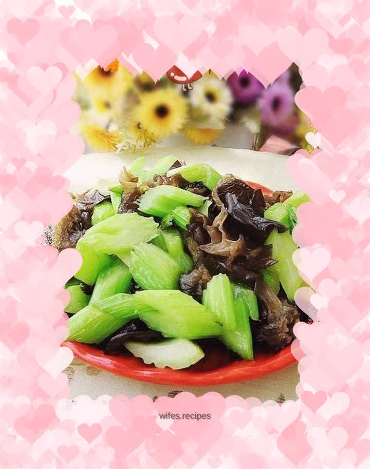 Fried fungus with celery