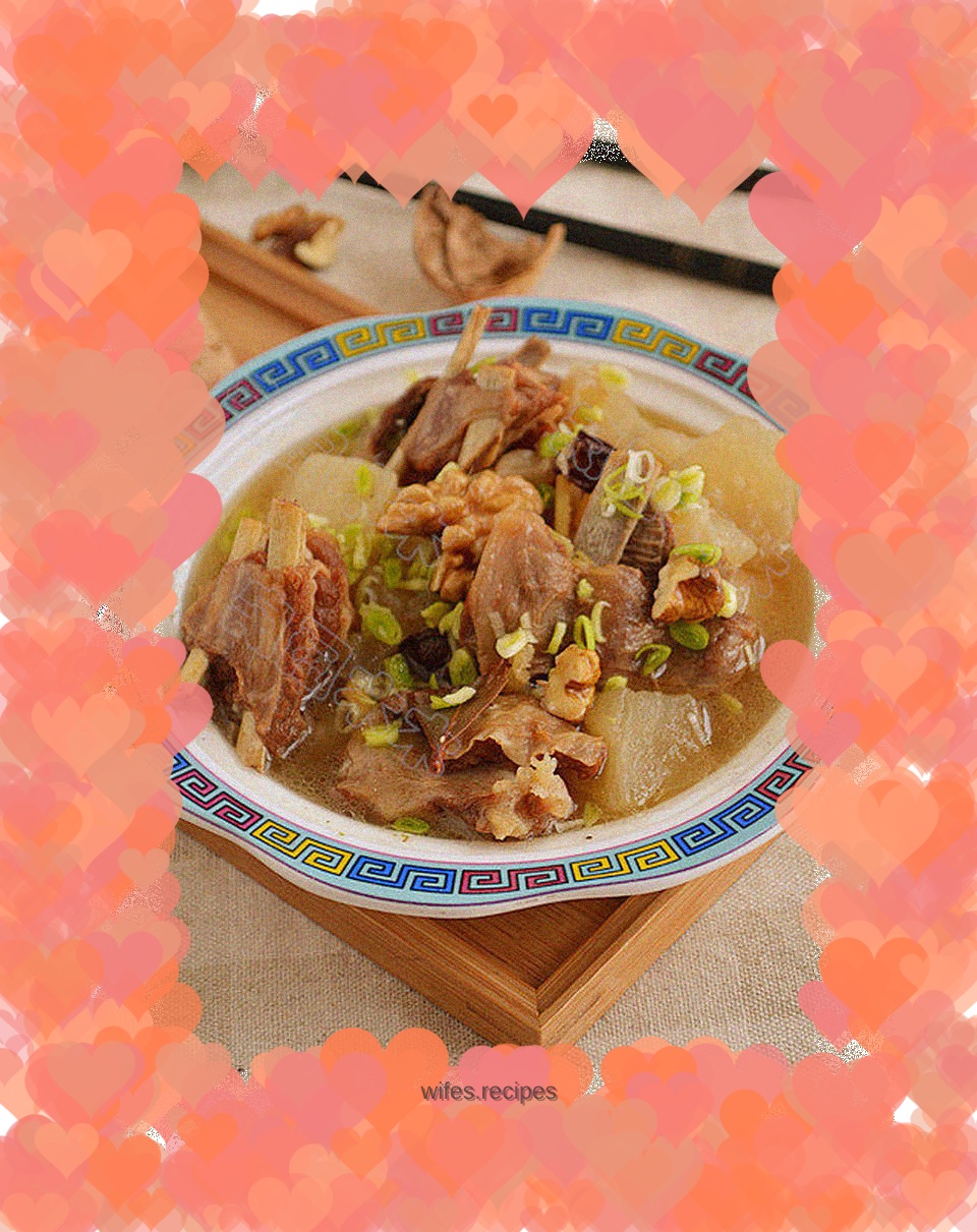 Lamb chops braised with walnuts and white radish