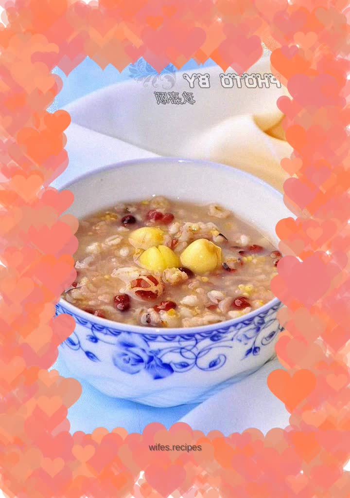 Wheat rice, red bean and lotus seed porridge