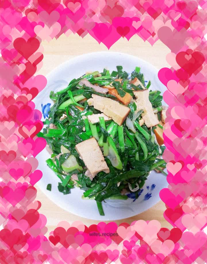 Stir-fried dried beans with leeks