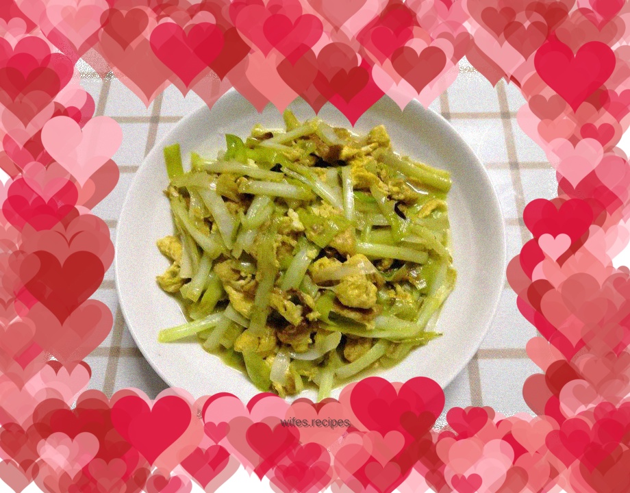 Fried eggs with chives