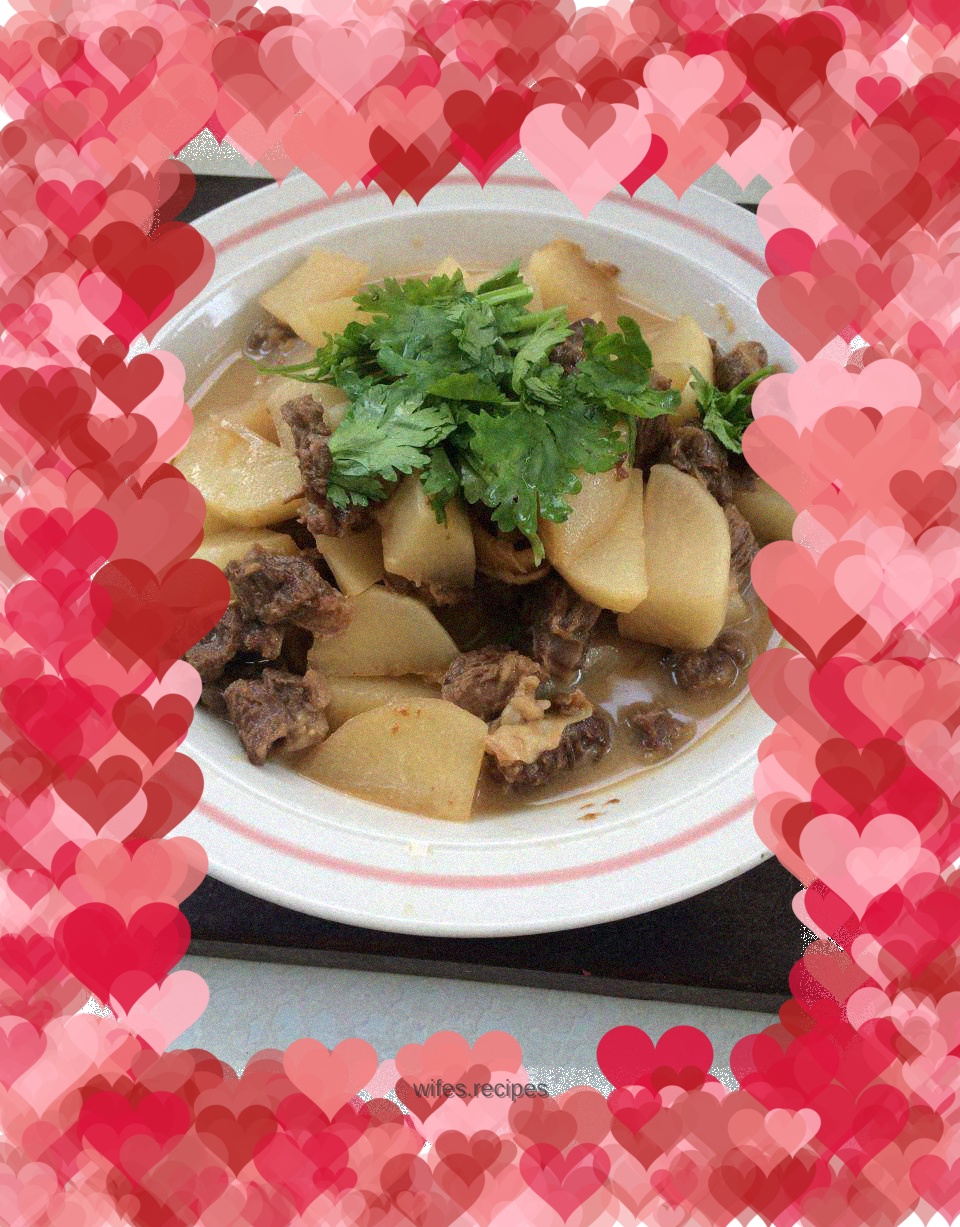 Beef stewed with radish