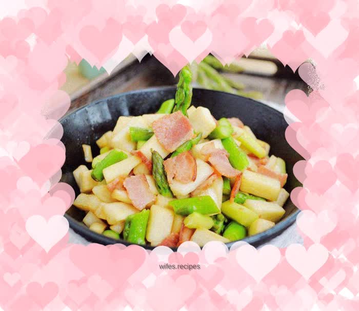 [The "beautiful" taste of bacon is "big" and different] - Stir-fried wild rice with bacon and asparagus