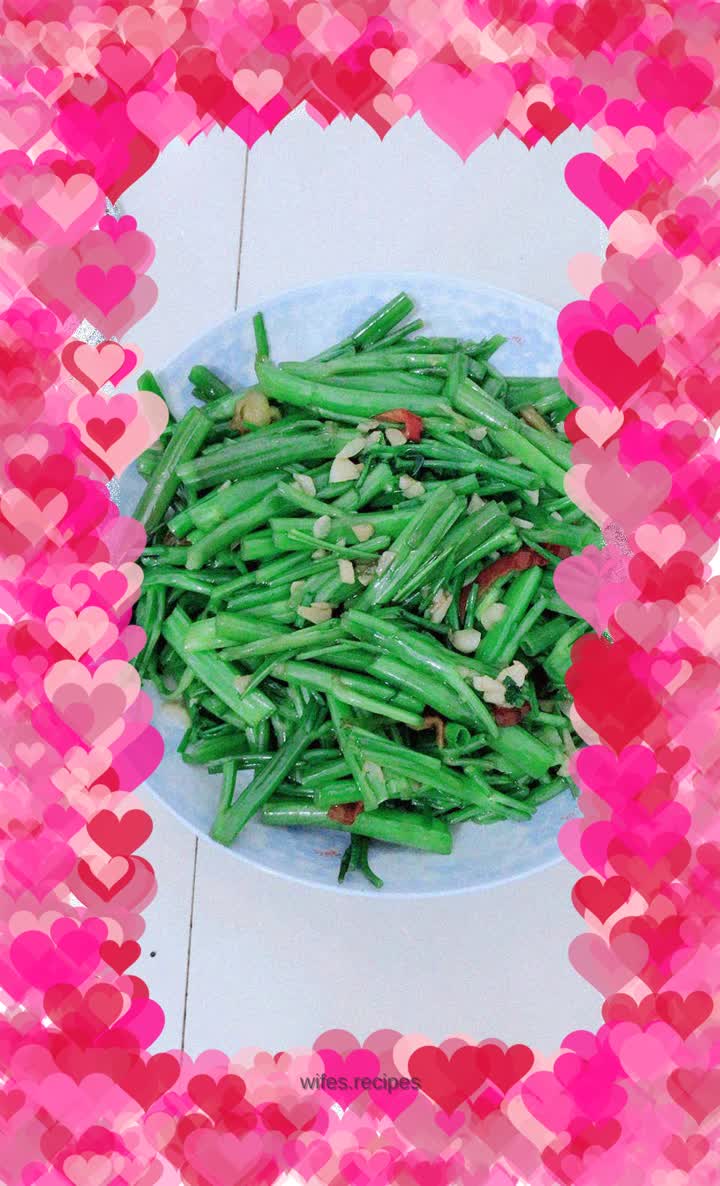 Stir-fried water spinach with red pepper